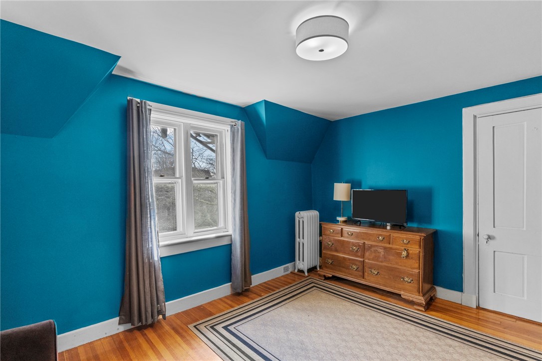 569 Spring Street 3