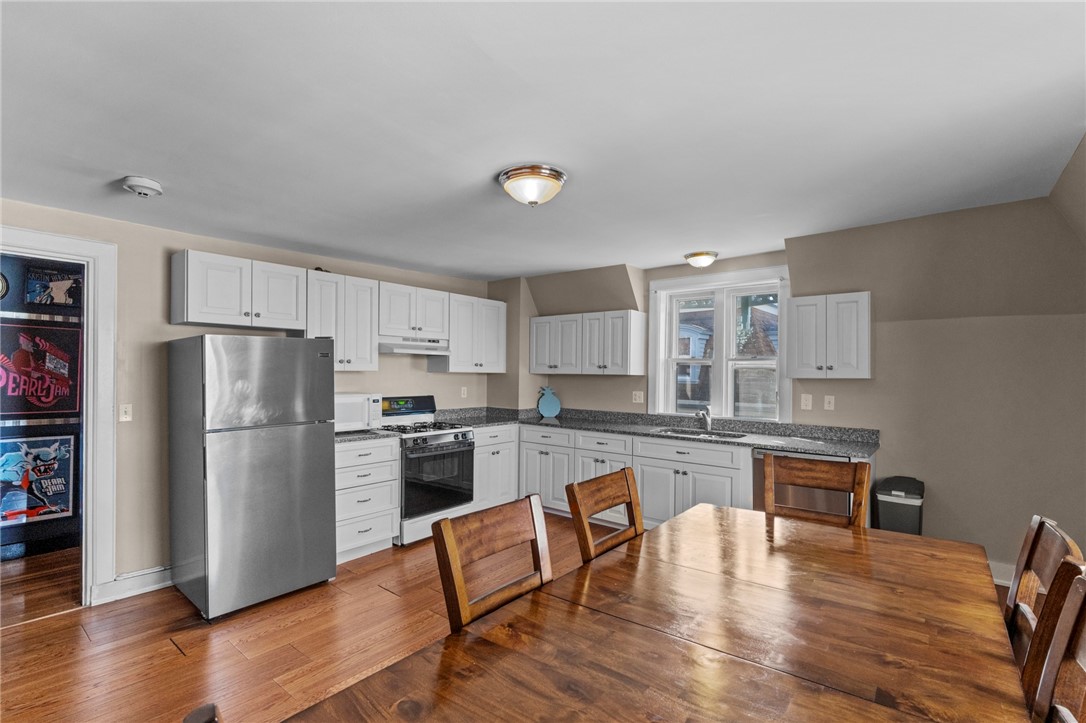 569 Spring Street 3