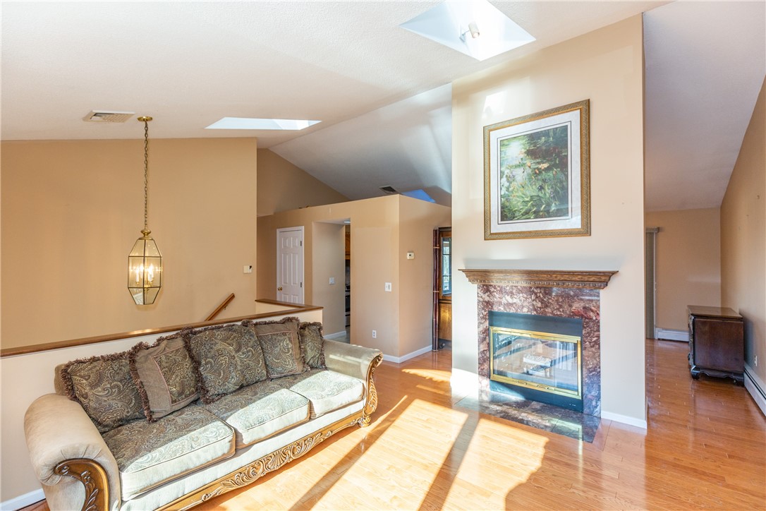 25 Ivy Hollow Court