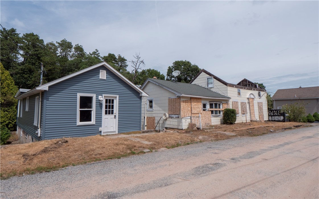 38 Railroad Avenue