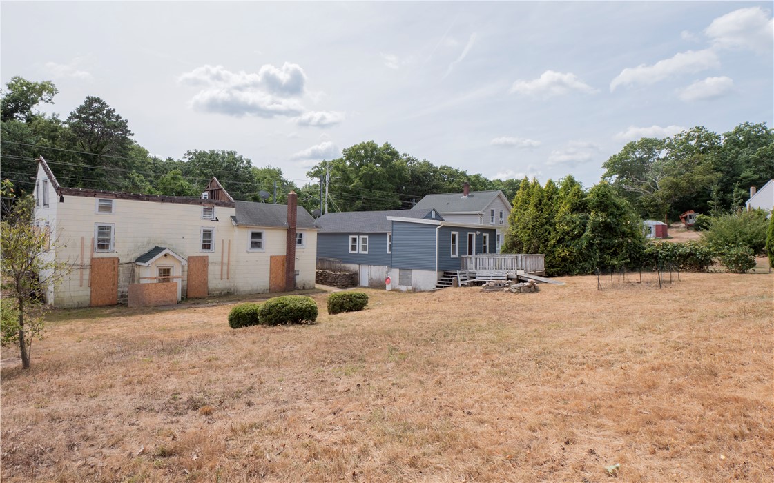 38 Railroad Avenue