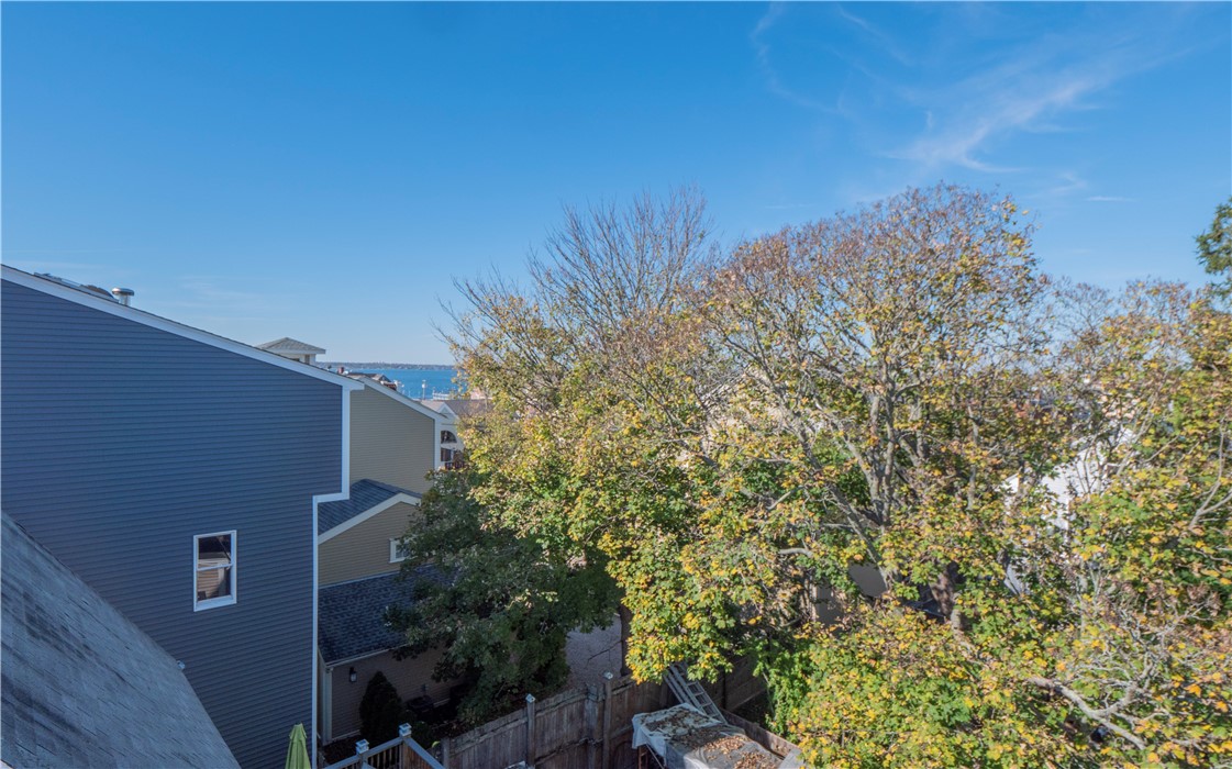 14 Lee Avenue