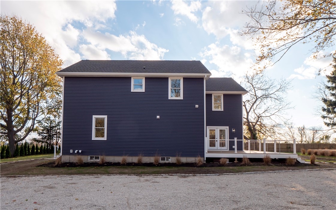 1096 East Main Road