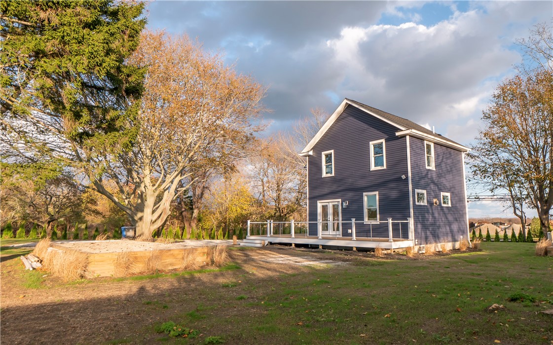 1096 East Main Road