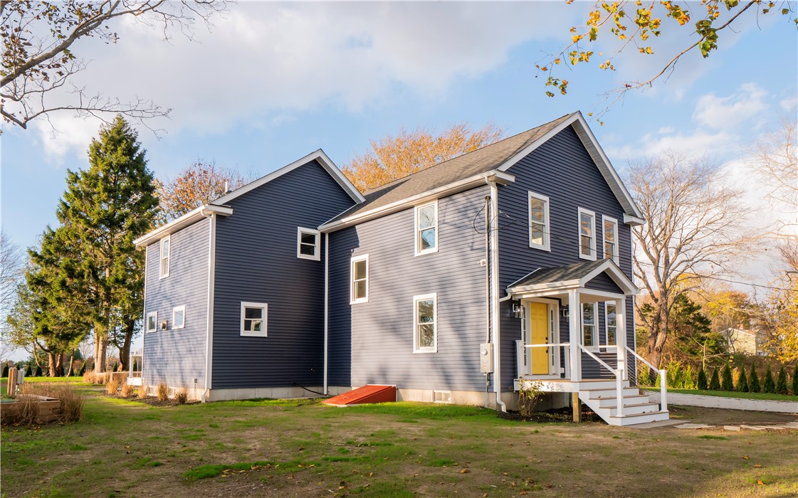 1096 East Main Road