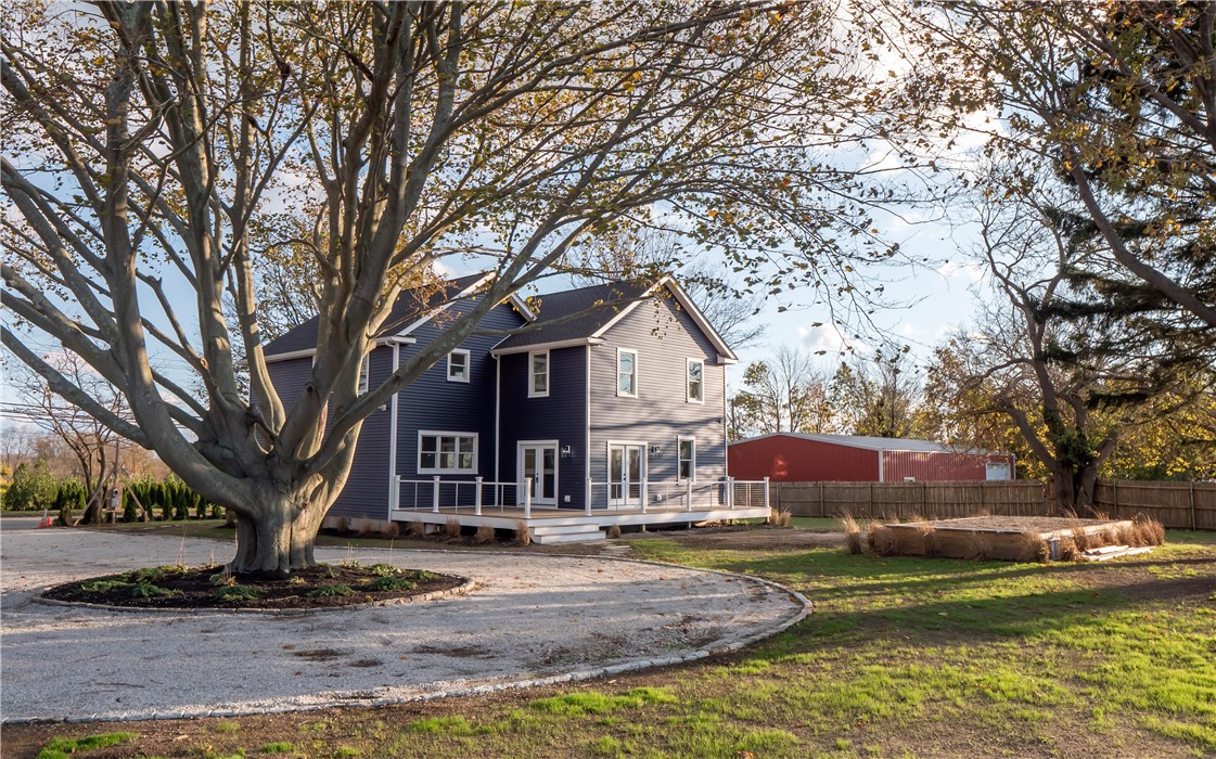 1096 East Main Road