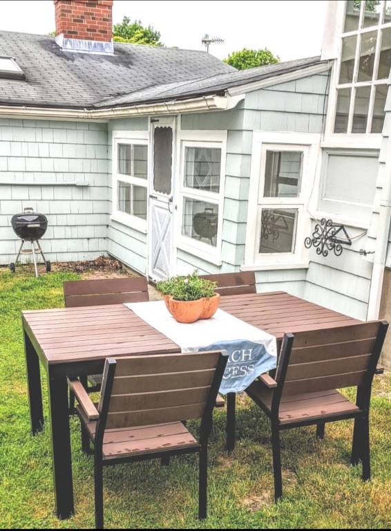 38 Hilltop Avenue cottage