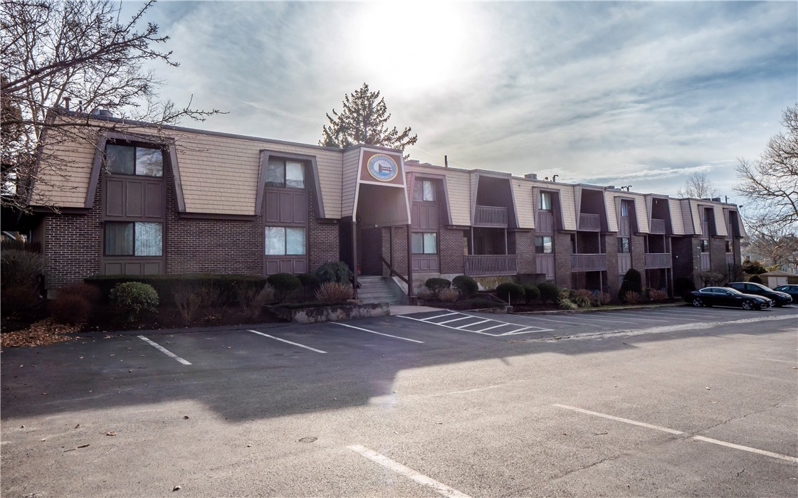 125 Van Zandt Avenue 205