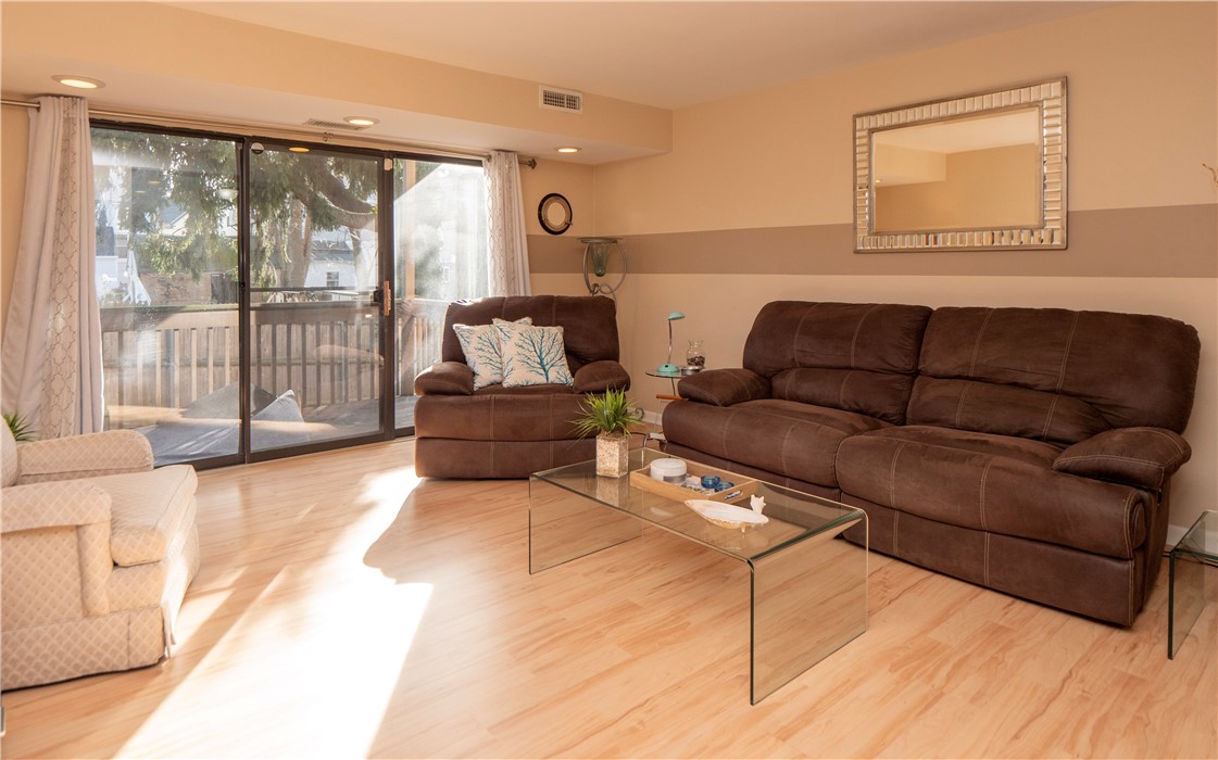125 Van Zandt Avenue 205