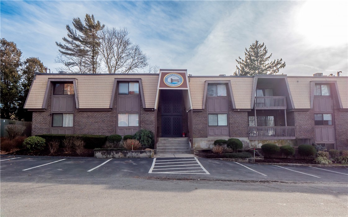 125 Van Zandt Avenue 205