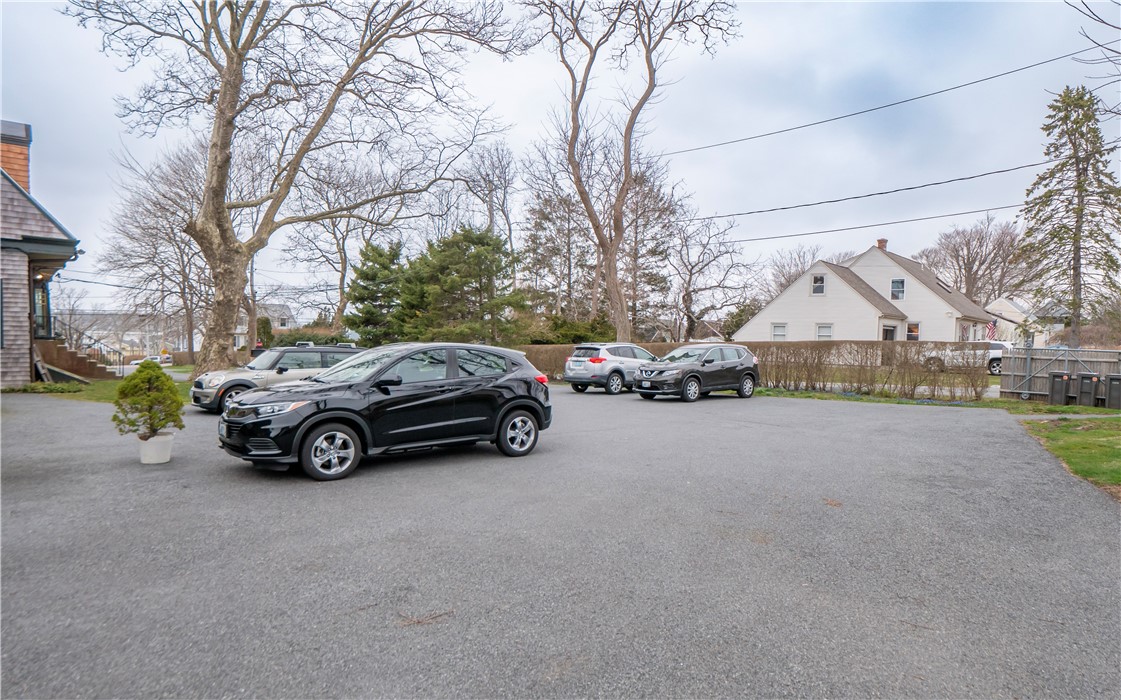 438 Wolcott Avenue 2