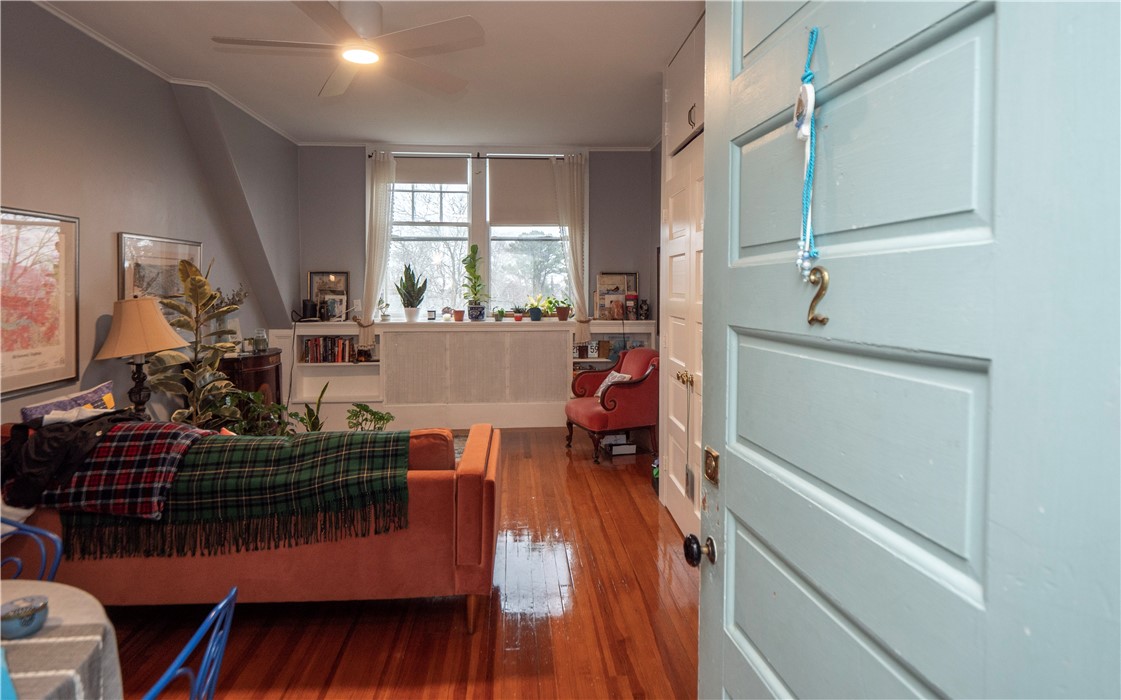 438 Wolcott Avenue 2