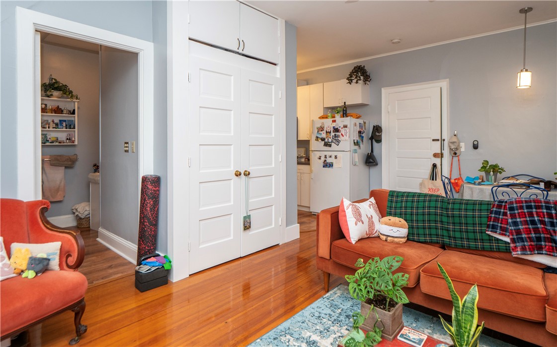 438 Wolcott Avenue 2