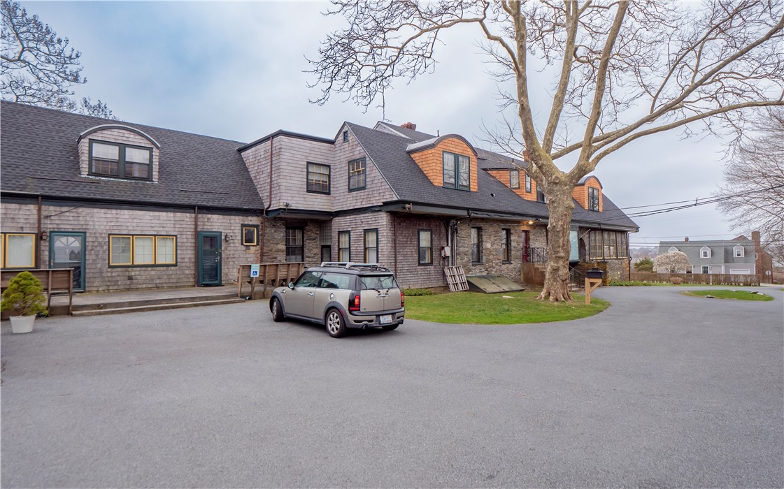438 Wolcott Avenue 2