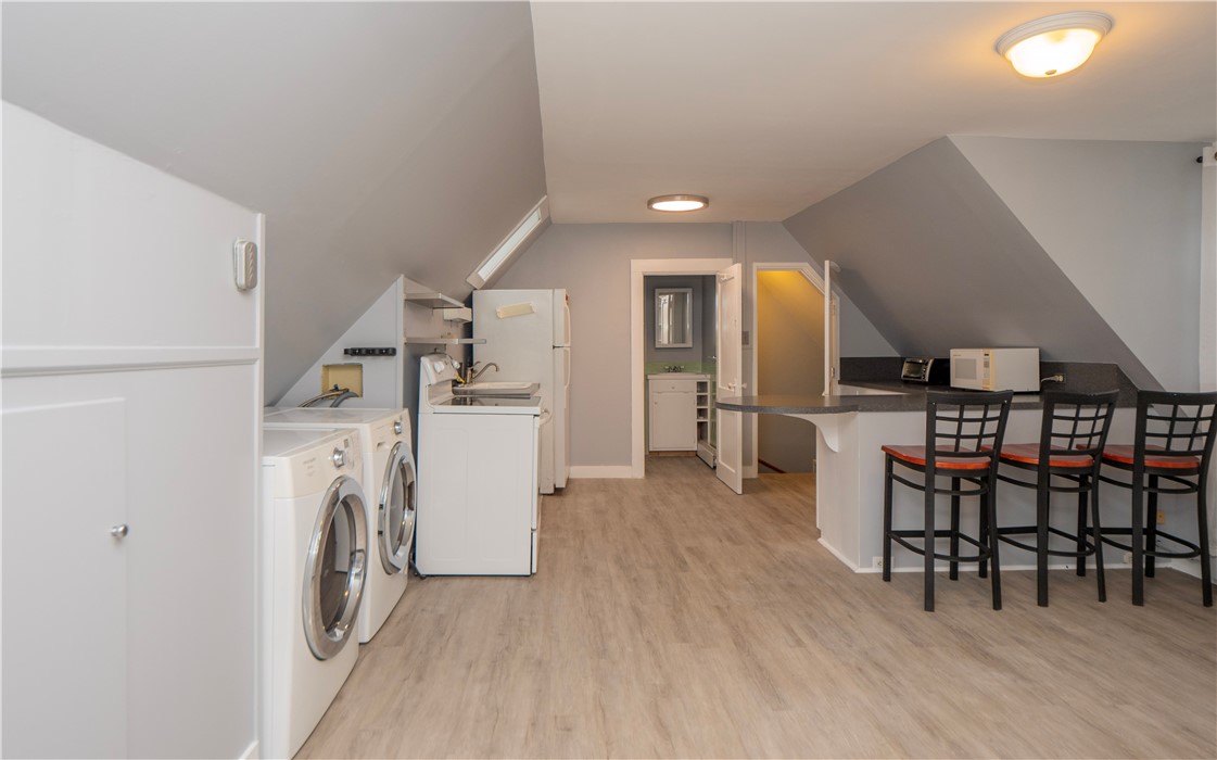 438 Wolcott Avenue 6
