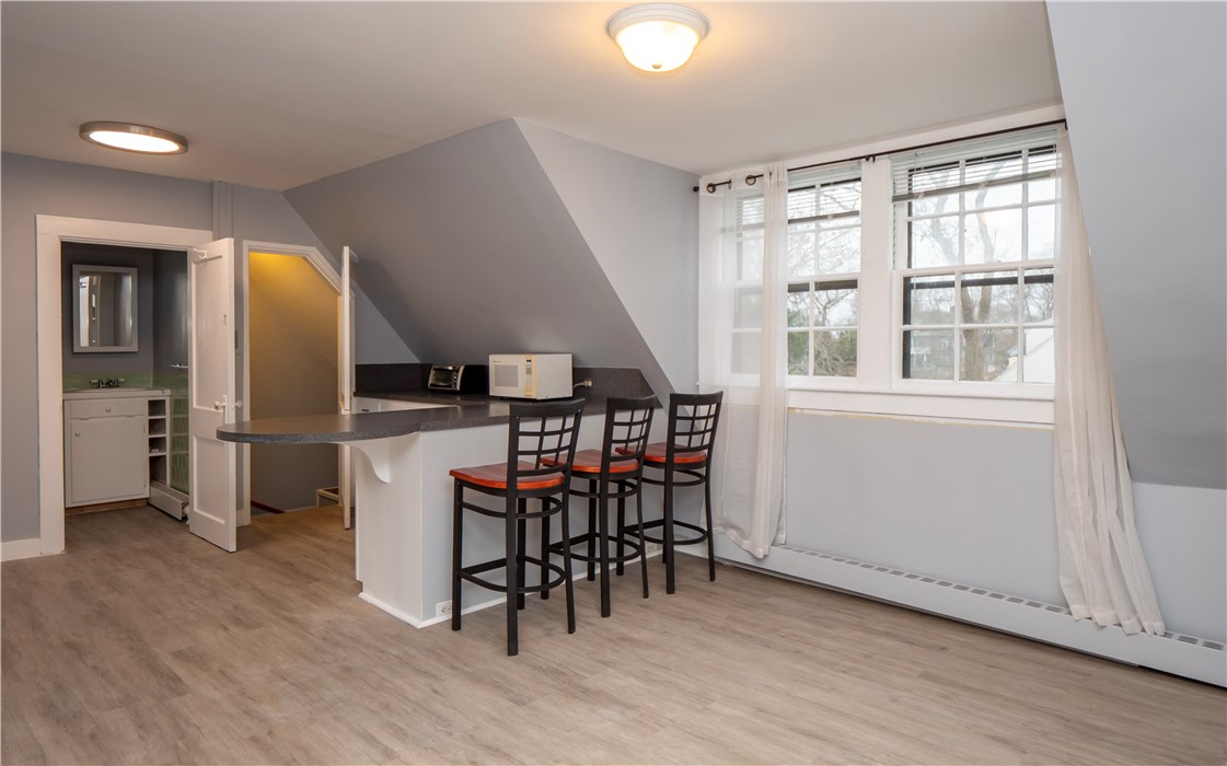 438 Wolcott Avenue 6