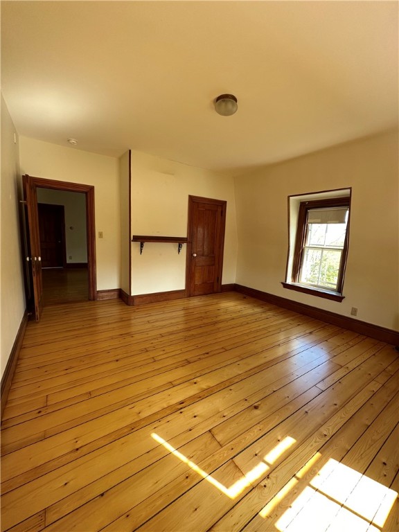2951 East Main Road 5