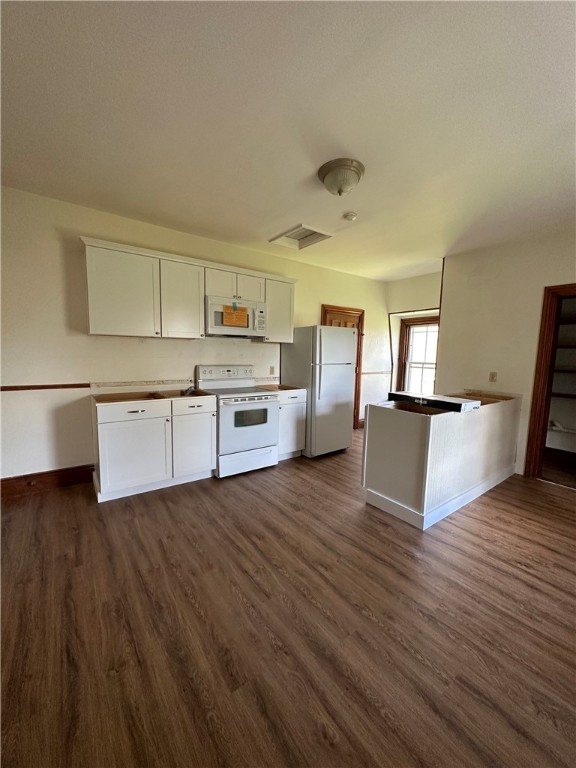2951 East Main Road 5