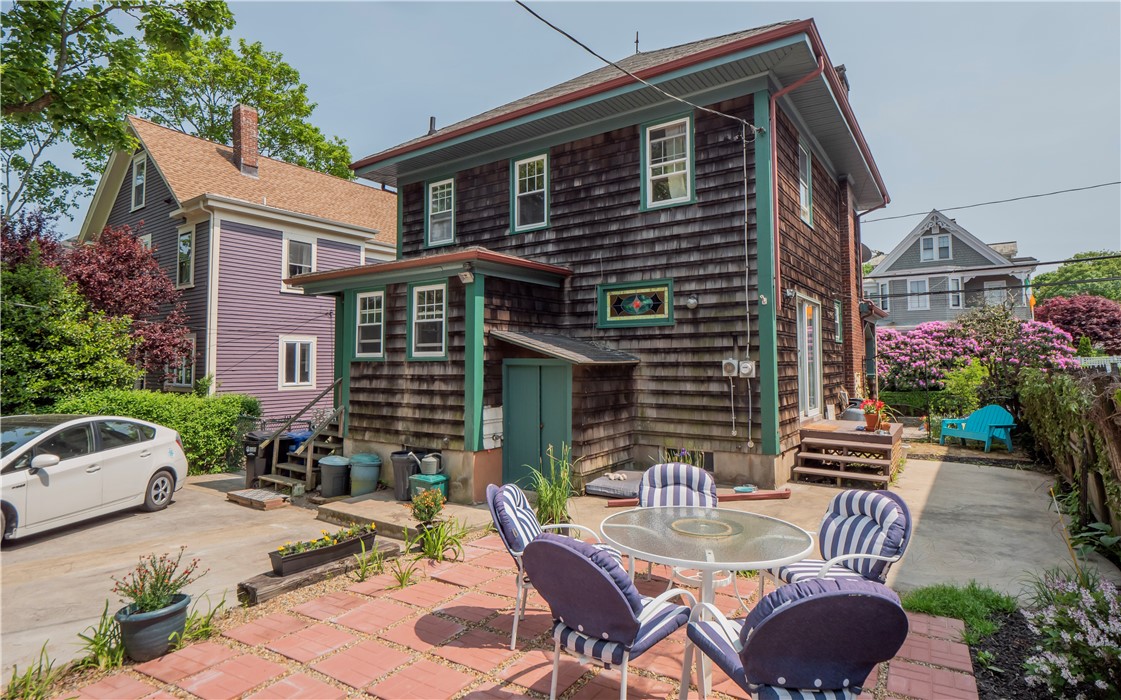 8 Bliss Road