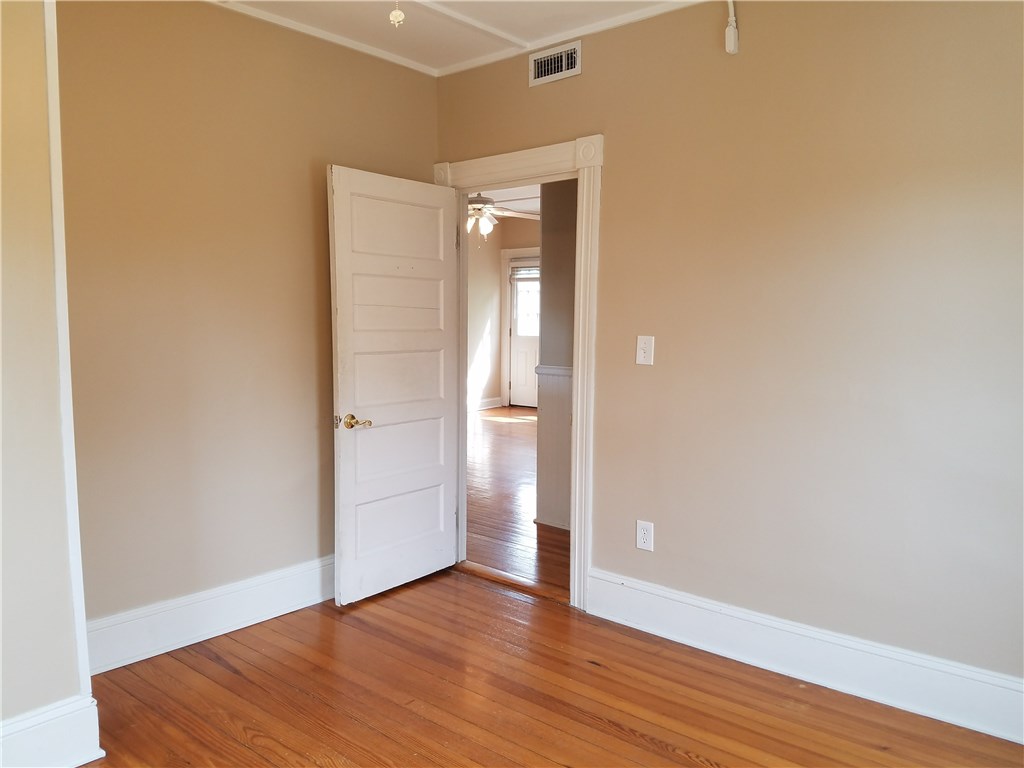 3 Bay View Avenue 3/2W