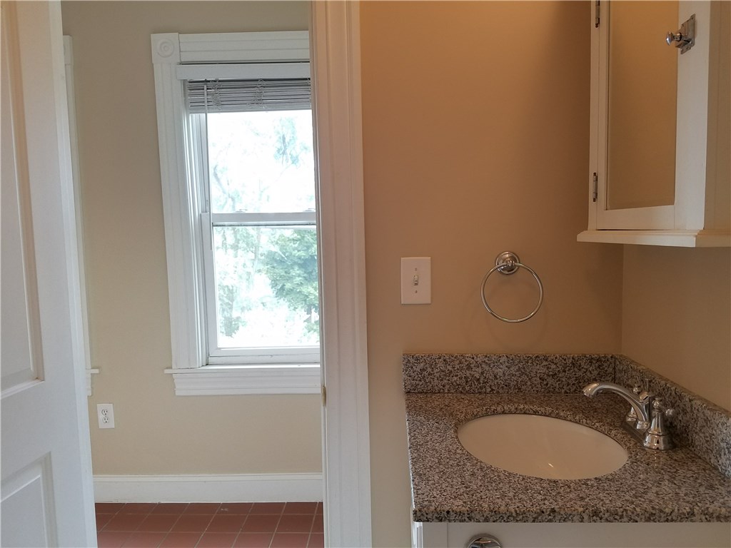 3 Bay View Avenue 3/2W