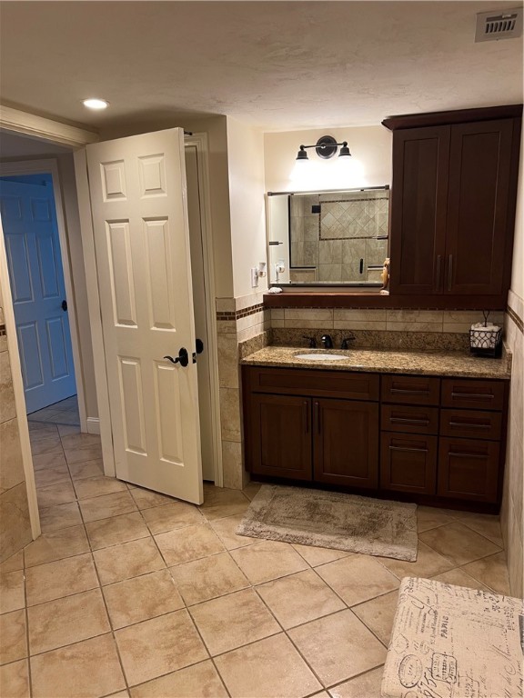 125 Van Zandt Avenue 101