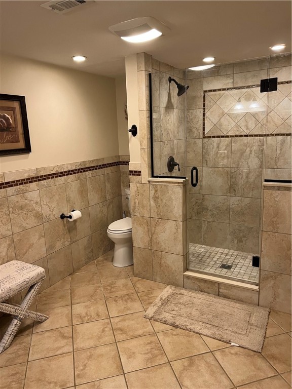 125 Van Zandt Avenue 101