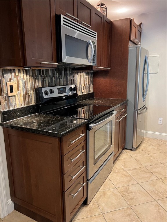 125 Van Zandt Avenue 101