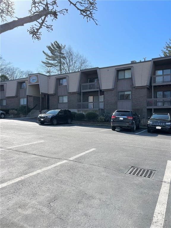 125 Van Zandt Avenue 101