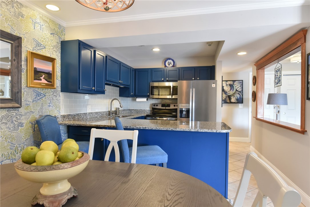 125 Van Zandt Avenue 310