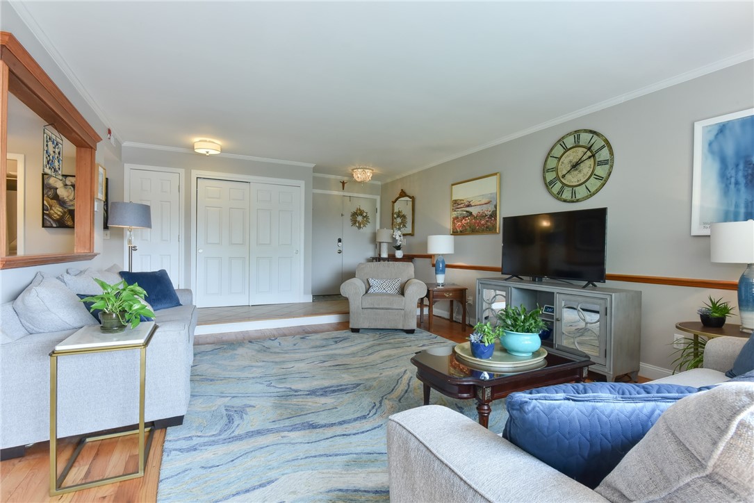 125 Van Zandt Avenue 310