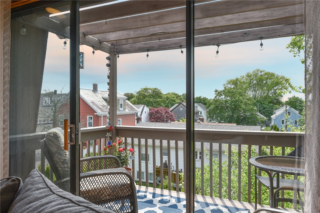 125 Van Zandt Avenue 310