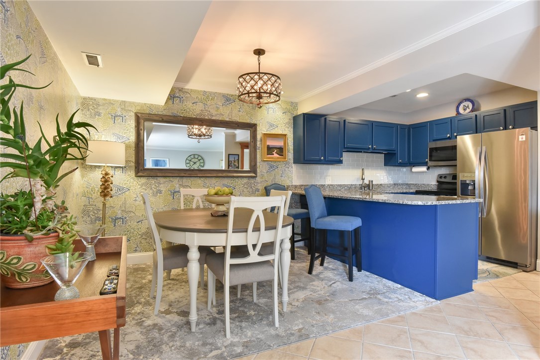125 Van Zandt Avenue 310