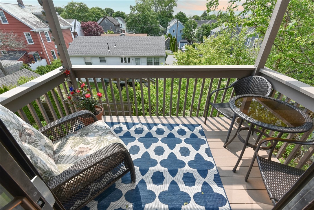 125 Van Zandt Avenue 310