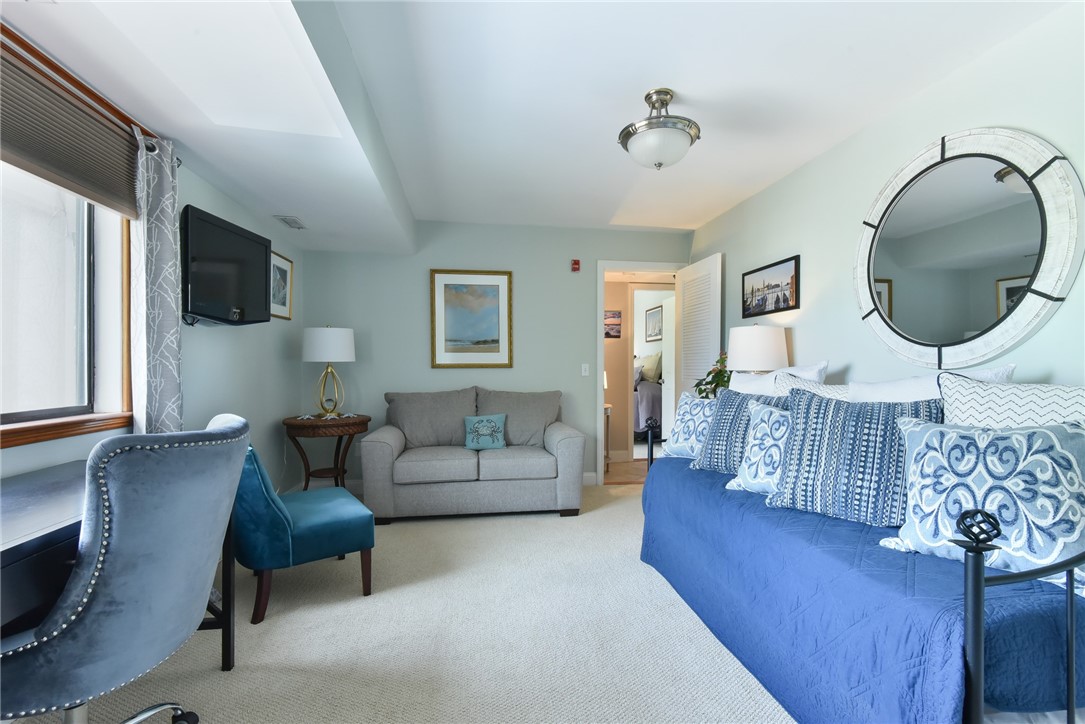 125 Van Zandt Avenue 310