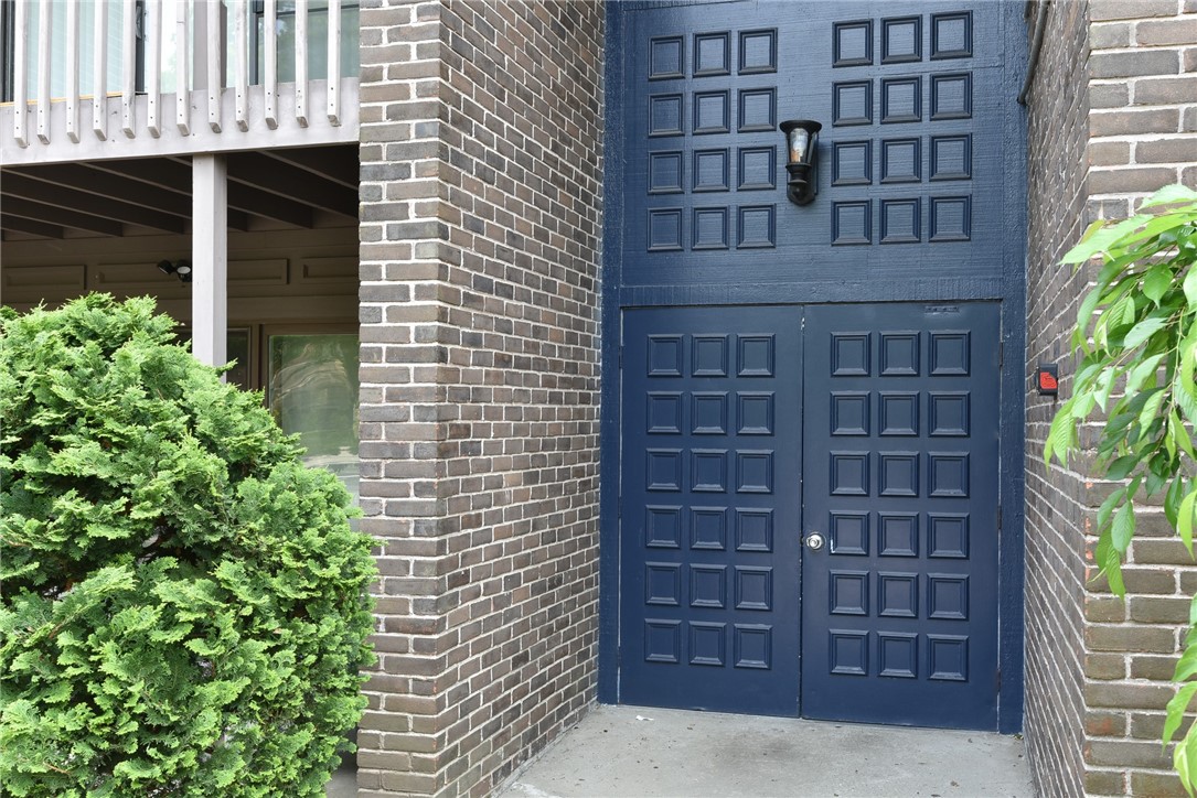 125 Van Zandt Avenue 310