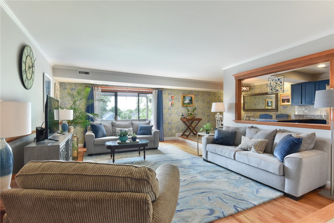 125 Van Zandt Avenue 310