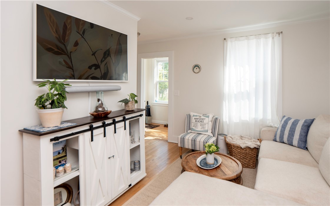 6 Hall Avenue