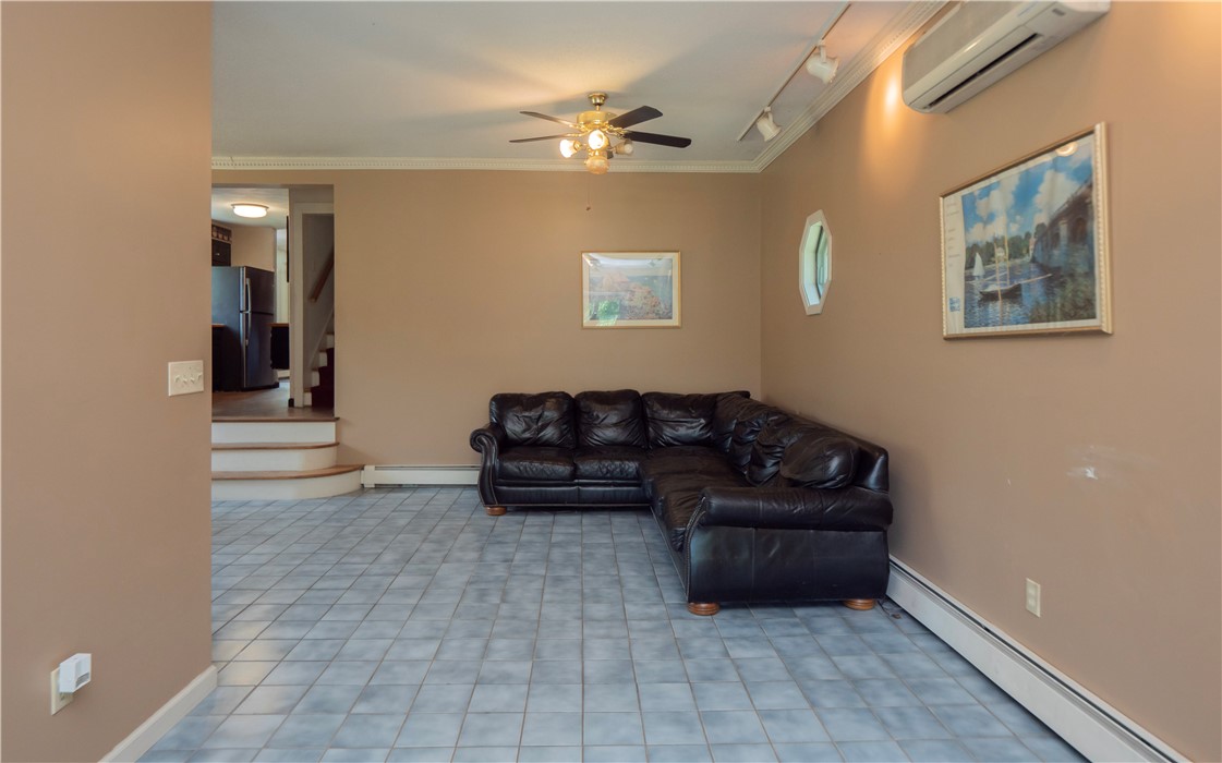 1035 Liberty Lane
