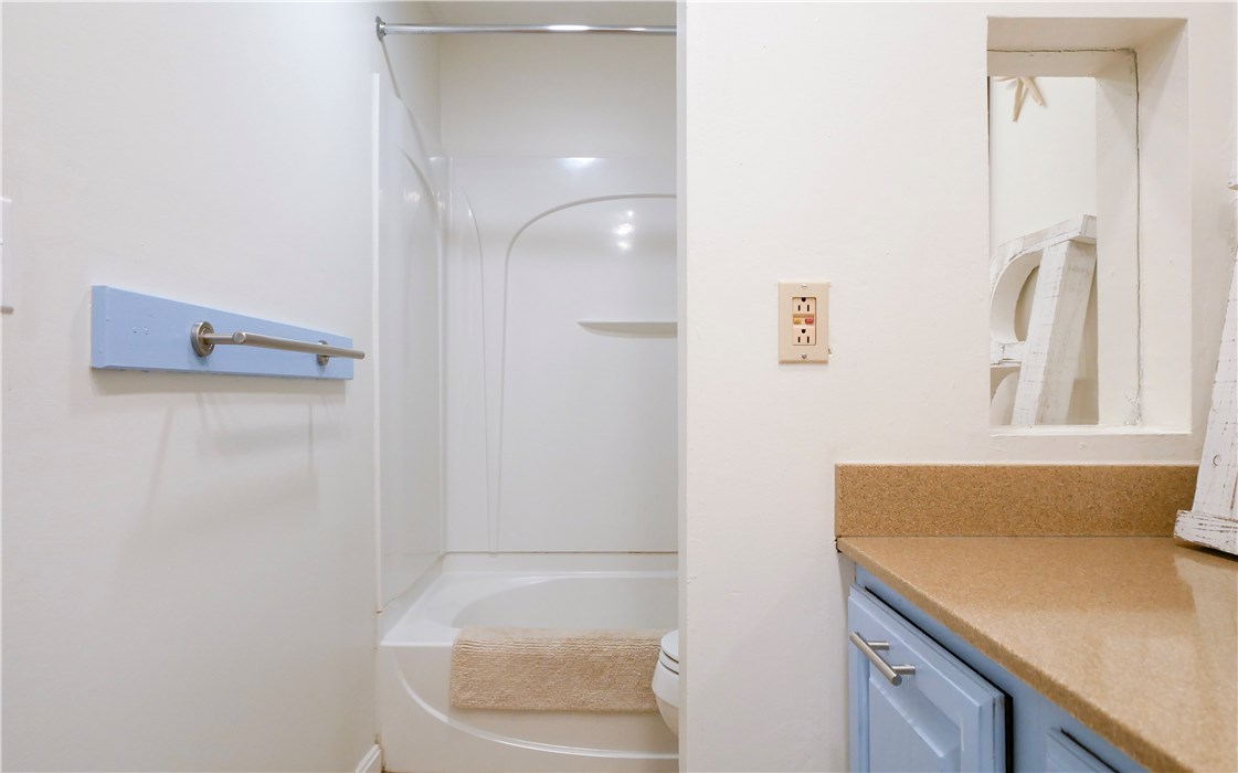 401 Bellevue Avenue 100