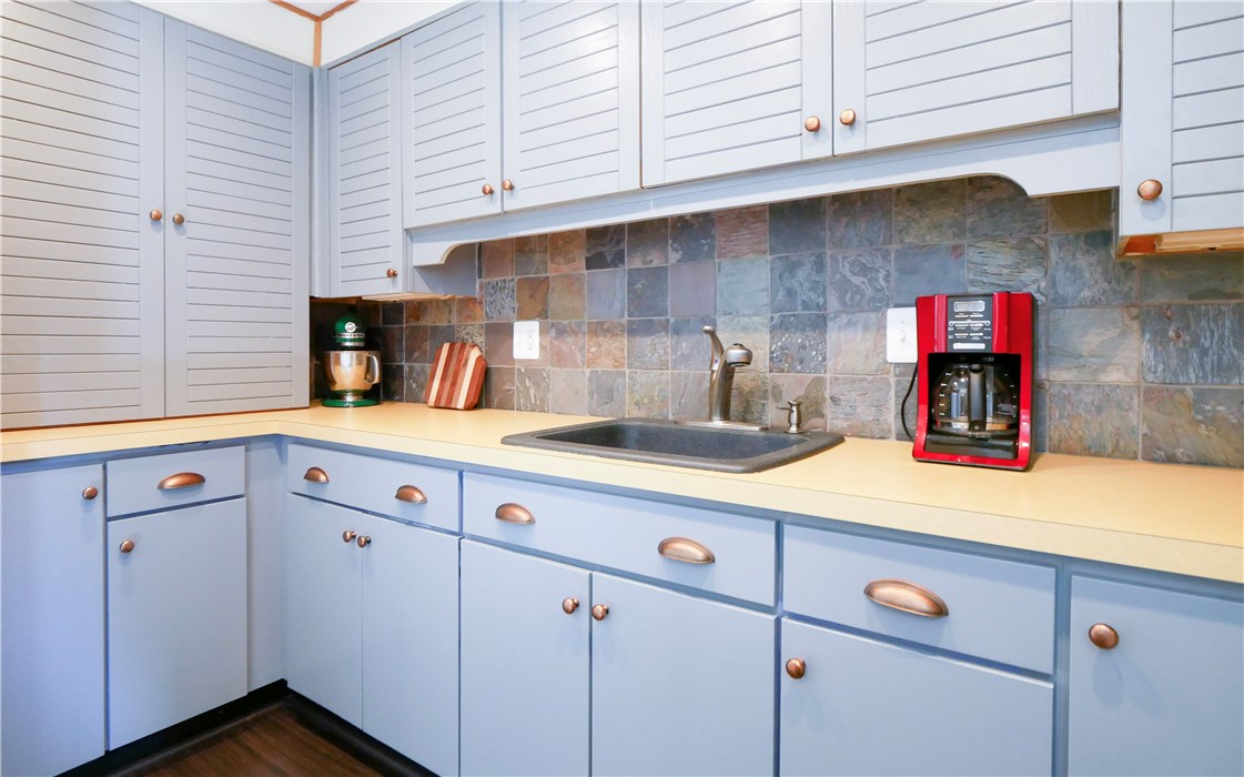 401 Bellevue Avenue 100