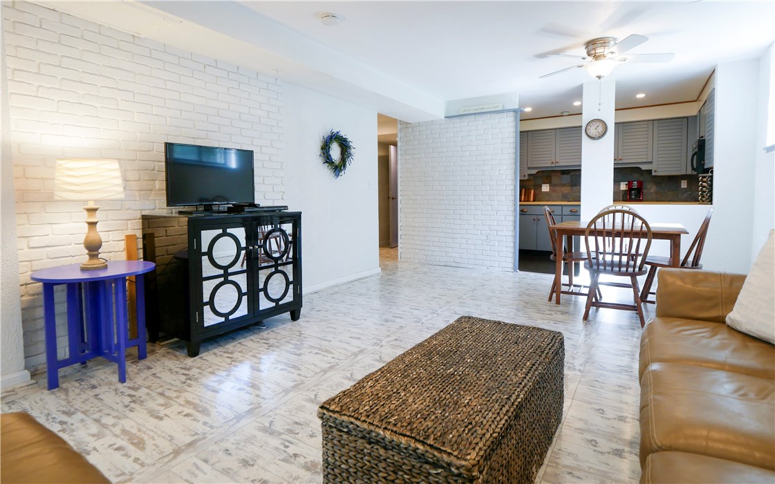 401 Bellevue Avenue 100