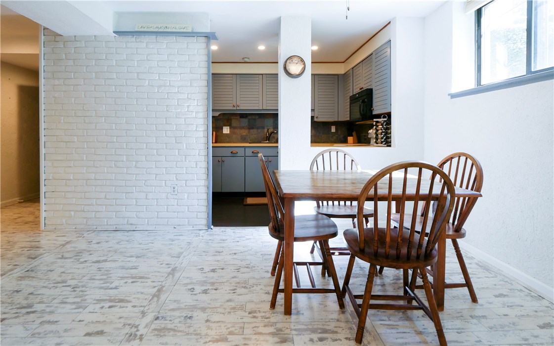 401 Bellevue Avenue 100