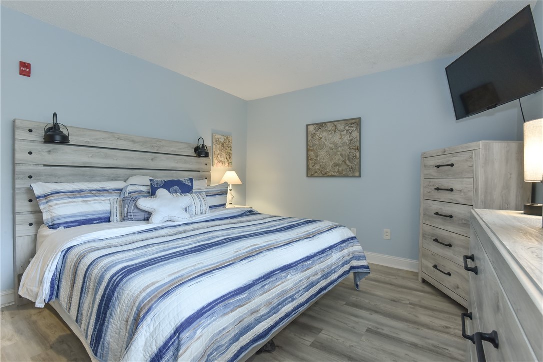 125 Van Zandt Avenue 202
