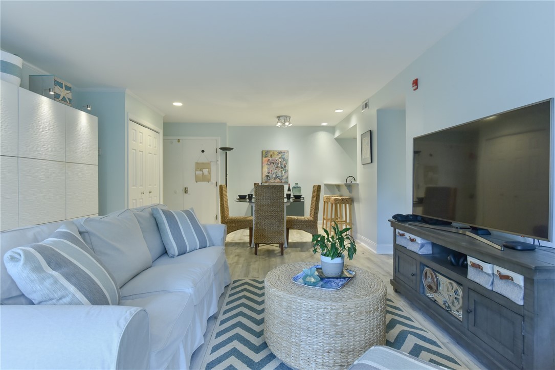 125 Van Zandt Avenue 202