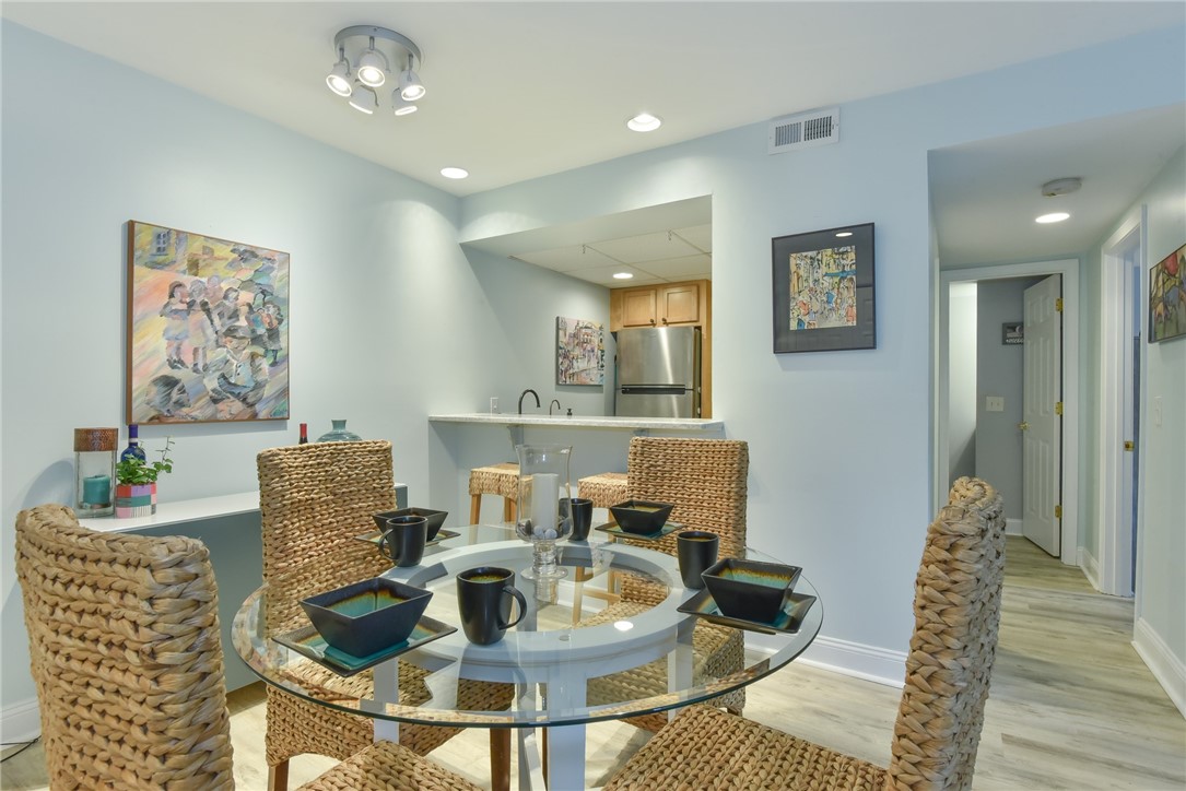 125 Van Zandt Avenue 202