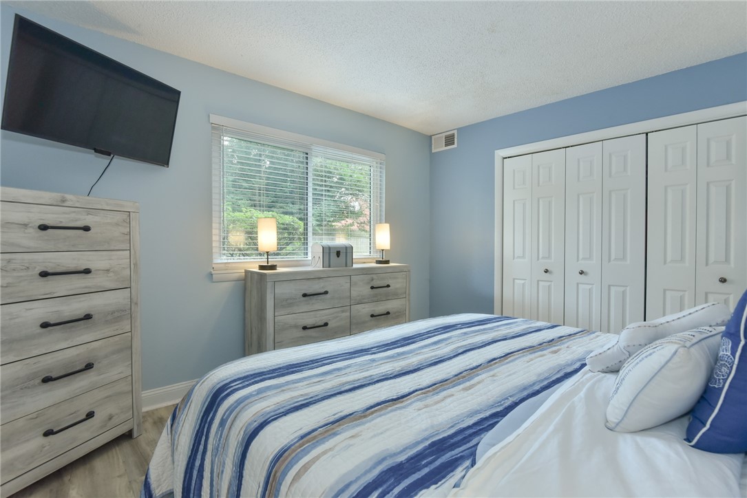 125 Van Zandt Avenue 202