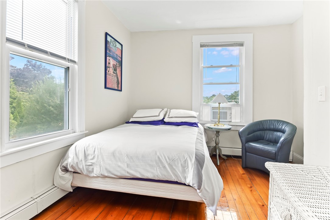 15 Narragansett Avenue 2