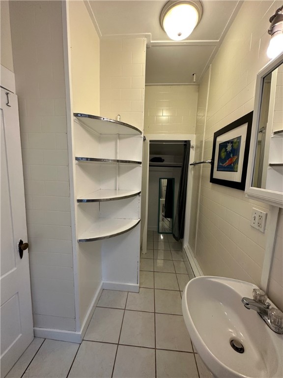 438 Wolcott Avenue studio