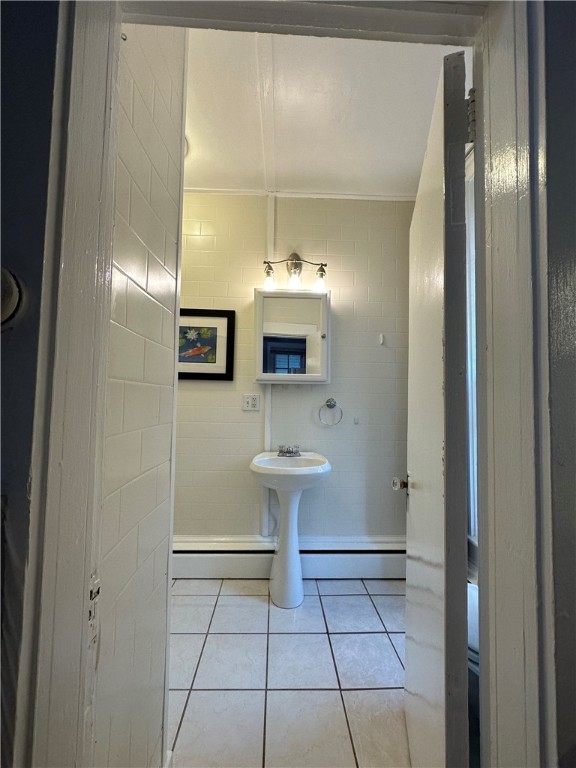 438 Wolcott Avenue studio